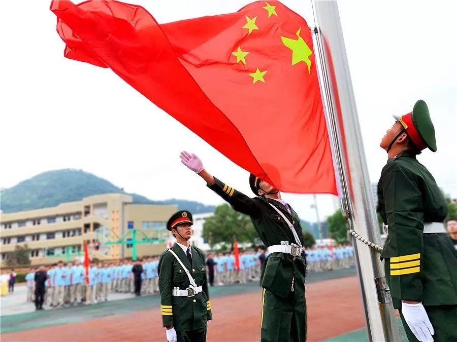 跟亲人没什么感情，就算他们遇到了什么不测你会同情他们吗，从小到大都没有给过你一丝温暖，你会同情他们游戏画面